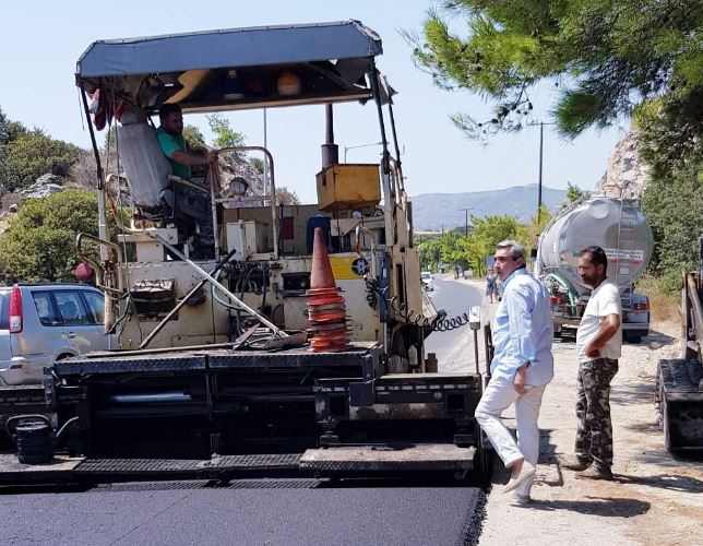 Στα έργα συντήρησης του επαρχιακού οδικού δικτύου στον ανατολικό άξονα της Ρόδου, ο Περιφερειάρχης