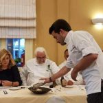 Ο 20χρονος σεφ Σπύρος Κουγιός από τη Ρόδο, θα  εκπροσωπήσει την Περιφέρεια Νοτίου Αιγαίου στον μεγάλο ευρωπαϊκό διαγωνισμό “European Young Chef Award 2017”, τον Νοέμβριο στη Βαρκελώνη