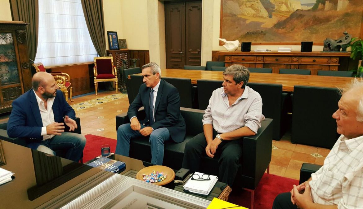 Συνάντηση του Περιφερειάρχη Νοτίου Αιγαίου κ. Γιώργου Χατζημάρκου με τον Πρόεδρο του ΤΕΕ κ. Γιώργο Στασινό