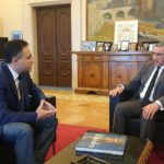 Ενημερωτική συνάντηση Περιφερειάρχη με τον Περιφερειακό Συμπαραστάτη