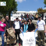 “Keep Aegean Blue”: 412 κιλά σκουπίδια έβγαλαν από την παραλία, του  Αγίου Φωκά στην Τήνο μαθητές και δύτες