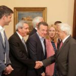 Γ. Χατζημάρκος στον Πρόεδρο της Δημοκρατίας: «Να προστατευθούν τα νησιά και ο τουρισμός από μέτρα χωρίς καμία οικονομική λογική»  Την ανάγκη να προστατευτούν τα νησιά από μέτρα που στερούνται οικονομικής λογικής και ισοπεδώνουν το Σύνταγμα, την νησιωτικότητα και τον τουρισμό, επεσήμανε ο Περιφερειάρχης Νοτίου Αιγαίου κ. Γιώργος Χατζημάρκος, στον Πρόεδρο της Δημοκρατίας κ. Προκόπη Παυλόπουλο, στο πλαίσιο της συνάντησής του με το Διοικητικό Συμβούλιο της Ένωσης Περιφερειών Ελλάδος (ΕΝΠΕ), η οποία πραγματοποιήθηκε σήμερα, Δευτέρα, στο Προεδρικό Μέγαρο.  Ο κ. Χατζημάρκος αναφέρθηκε στις διαρροές των τελευταίων ημερών, περί μέτρων, ειδικά για την νησιωτική χώρα, ως περιεχόμενο  της πιθανής συμφωνίας της κυβέρνησης με τους δανειστές, στην εν εξελίξει διαπραγμάτευση.    Εξέφρασε την έντονη ανησυχία του για το ενδεχόμενο να συμπεριληφθούν και να έλθουν προς ψήφιση στην Βουλή ειδικά τέλη και πρόσθετοι φόροι  για τα νησιά του Αιγαίου, χωρίς να έχει προηγηθεί καμία μελέτη, κανένας σχεδιασμός και χωρίς να υπαγορεύονται από καμία οικονομική λογική.   Κατέστησε δε σαφές ότι ενδεχόμενη ψήφιση αλόγιστων μέτρων, ισοπεδώνουν το Σύνταγμα και  την νησιωτικότητα, επιφέρουν ισχυρότατο πλήγμα στην ήδη ταλαιπωρημένη και ευαίσθητη οικονομία των νησιών  και ναρκοθετούν την προοπτική της μοναδικής εναπομείνασας παραγωγικής δραστηριότητας της χώρας, της «βαριάς» βιομηχανίας του τουρισμού.