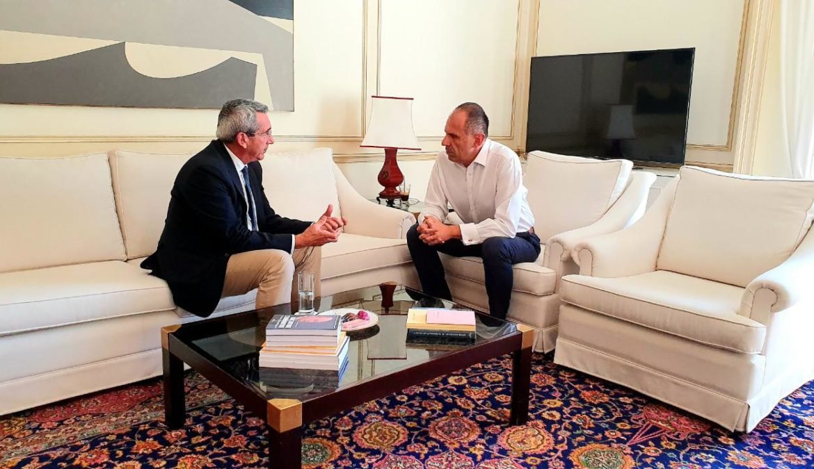 Στο Μαξίμου, σε συνάντηση με τον Υπουργό Επικρατείας  Γιώργο Γεραπετρίτη, για το θέμα της στελέχωσης, ο Περιφερειάρχης