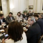 Τα ειδικά θέματα των νησιών στην διαχείριση της κρίσης λόγω κορωνοϊού, έθεσε ο Περιφερειάρχης στη σύσκεψη υπό τον Πρωθυπουργό, στο Μέγαρο Μαξίμου