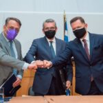Γ. Χατζημάρκος: «Το Μνημόνιο Συνεργασίας αποτελεί άλλη μία ψήφο εμπιστοσύνης επιχειρηματικών και τεχνολογικών κολοσσών των ΗΠΑ, η οποία επιβεβαιώνει τον στρατηγικό ρόλο της χώρας μας στην περιοχή της Νοτιοανατολικής Μεσογείου. Έναν ρόλο σταθερότητας, ασφάλειας, συνεργασίας και προκοπής»