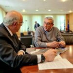 Συνεργασία του Περιφερειάρχη με τον Υφυπουργό Υποδομών & Μεταφορών για την εφαρμογή του πιλοτικού προγράμματος των πολυθέσιων ταξί στο Νότιο Αιγαίο